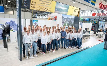 Skupinové foto týmu sitour feratel na stánku na Interlapinu 2025